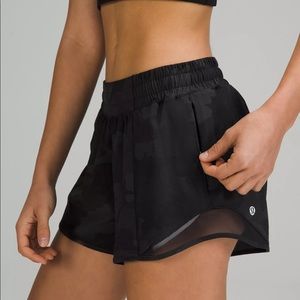 Lululemon Hotty Hot 4 inch Shorts